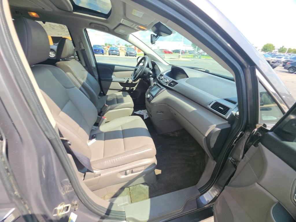 Used 2016 Honda Odyssey Touring Elite image 32