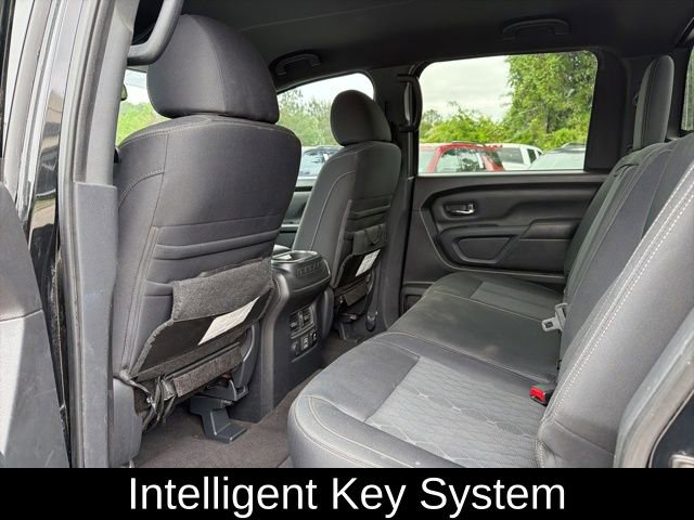 Used 2019 Nissan Titan SV w/ SV Convenience Package AWD/4WD image 14