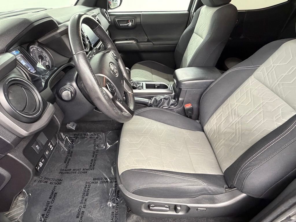 Used 2022 Toyota Tacoma TRD Off-Road w/ Technology Package image 20