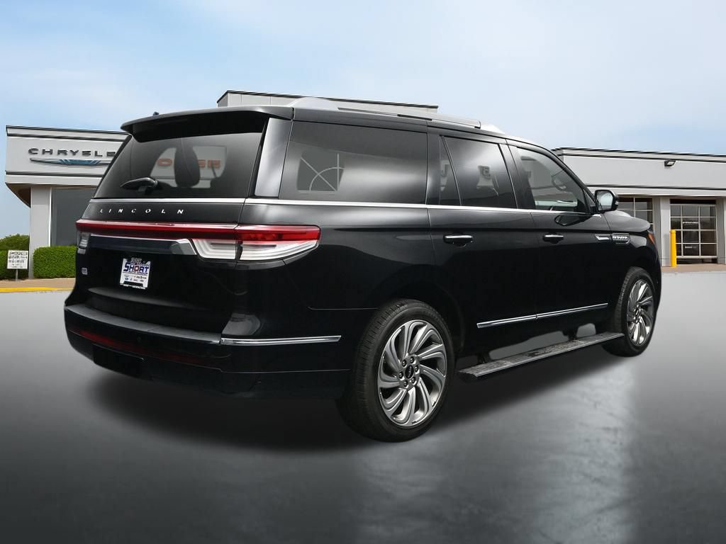 Used 2023 Lincoln Navigator Reserve AWD/4WD image 5
