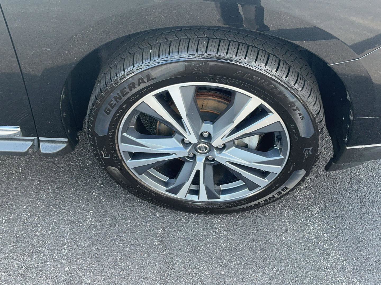 Used 2019 Nissan Pathfinder Platinum image 5