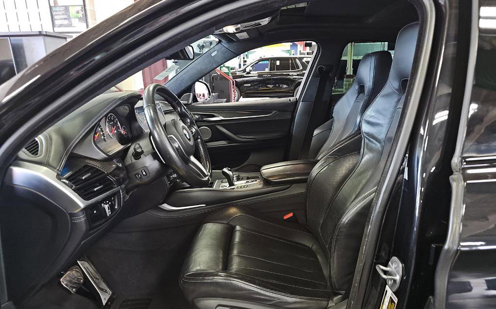 Used 2017 BMW X6 M AWD/4WD image 7