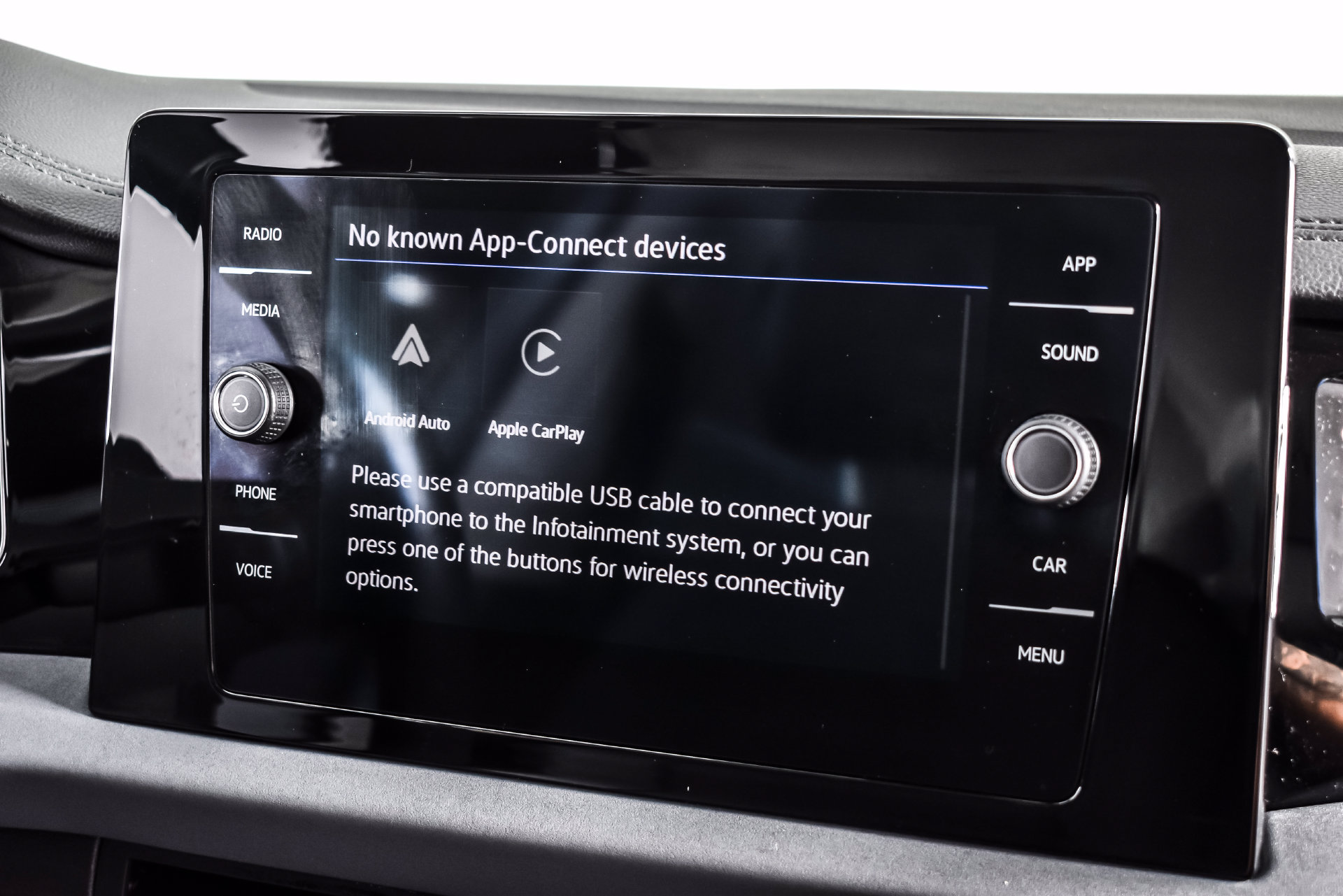 Used 2025 Volkswagen Jetta SE FWD image 24