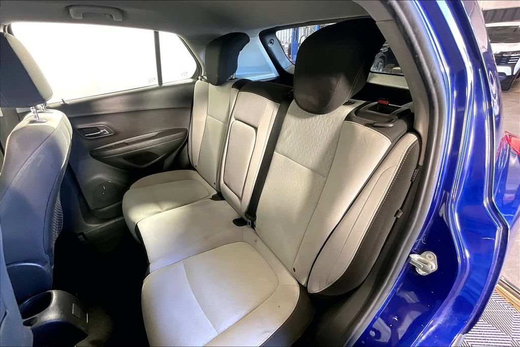 Used 2017 Chevrolet Trax LS AWD/4WD image 31