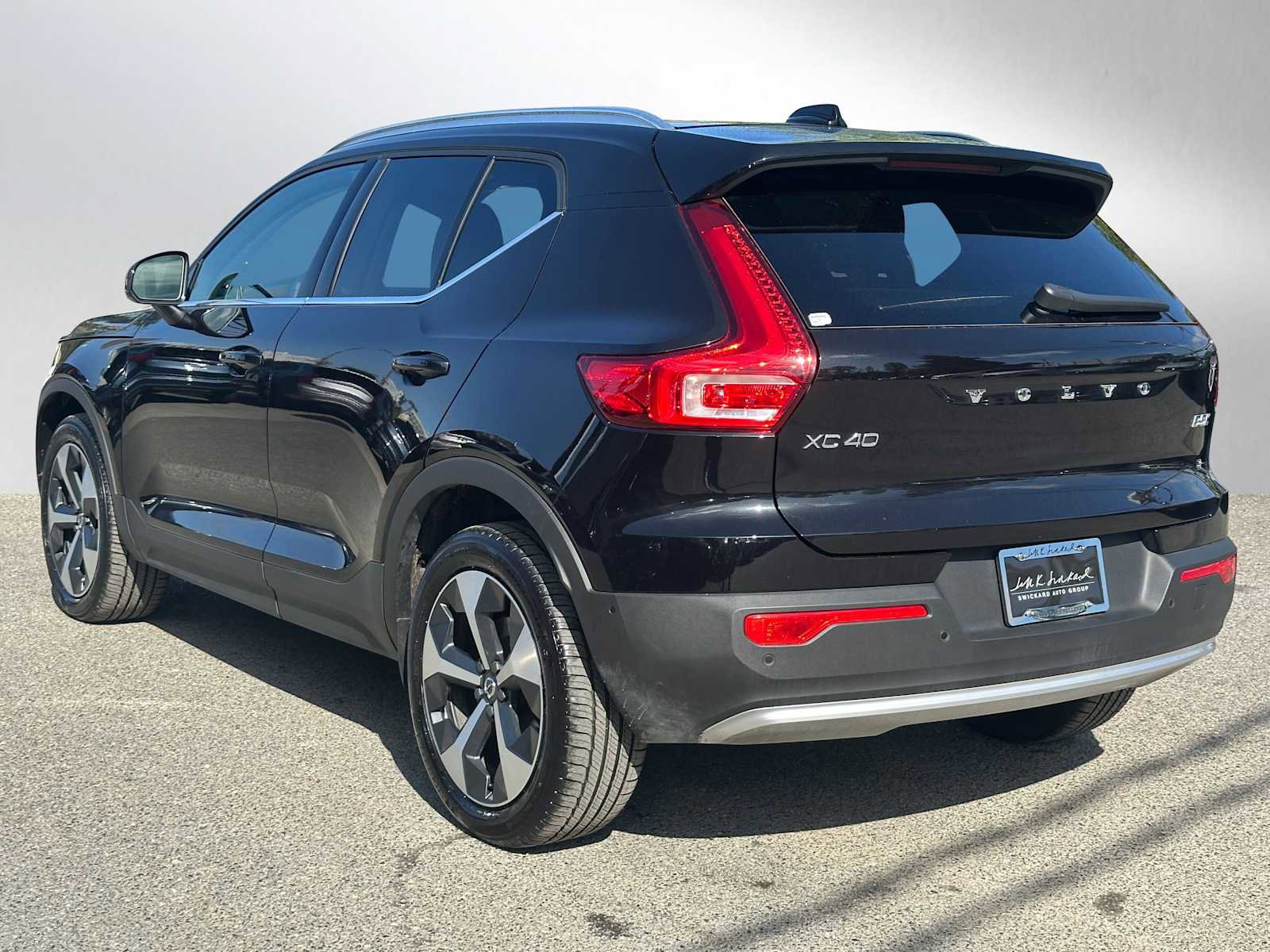 Used 2025 Volvo XC40 B5 Plus w/ Protection Package Premier AWD/4WD image 5