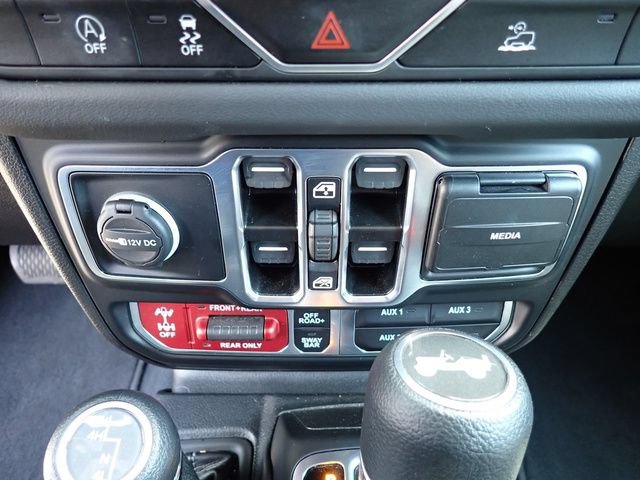 Used 2024 Jeep Wrangler Unlimited Rubicon AWD/4WD image 23