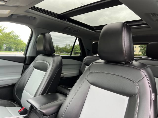Certified 2023 Ford Explorer XLT w/ Equipment Group 202A AWD/4WD image 17