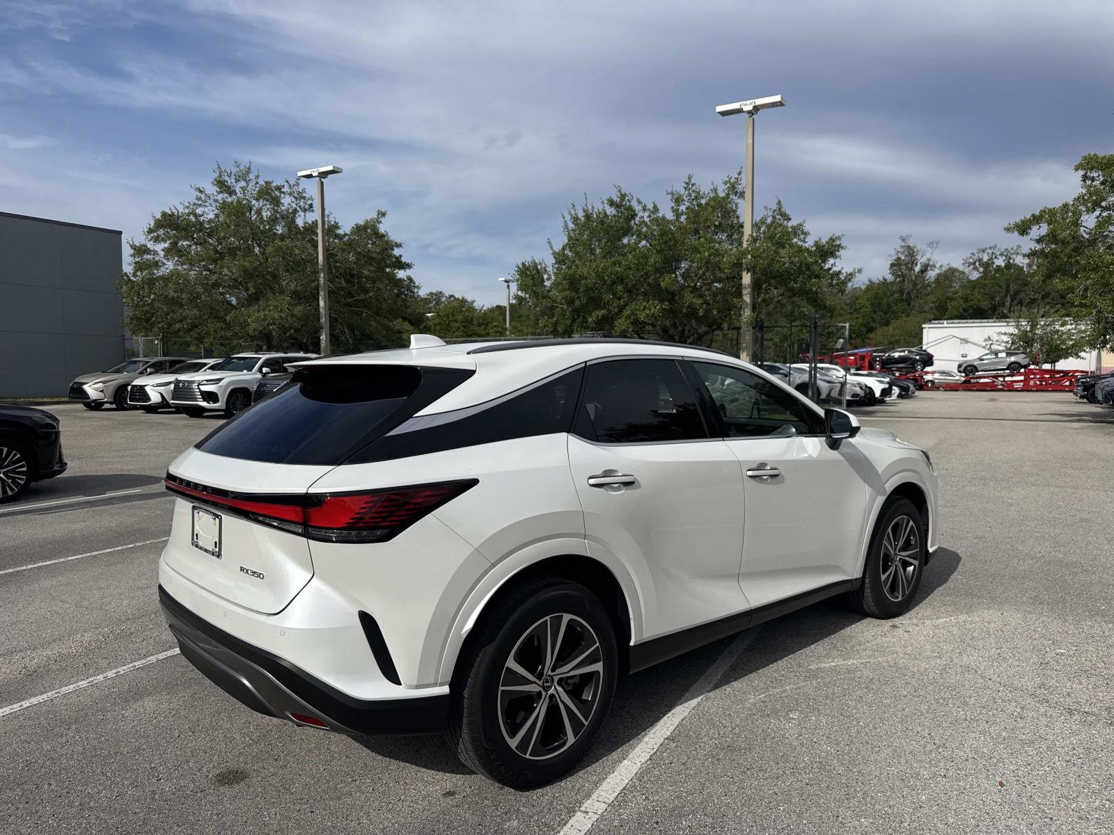 Used 2025 Lexus RX 350 Premium w/ Accessory Package (Z1) image 3