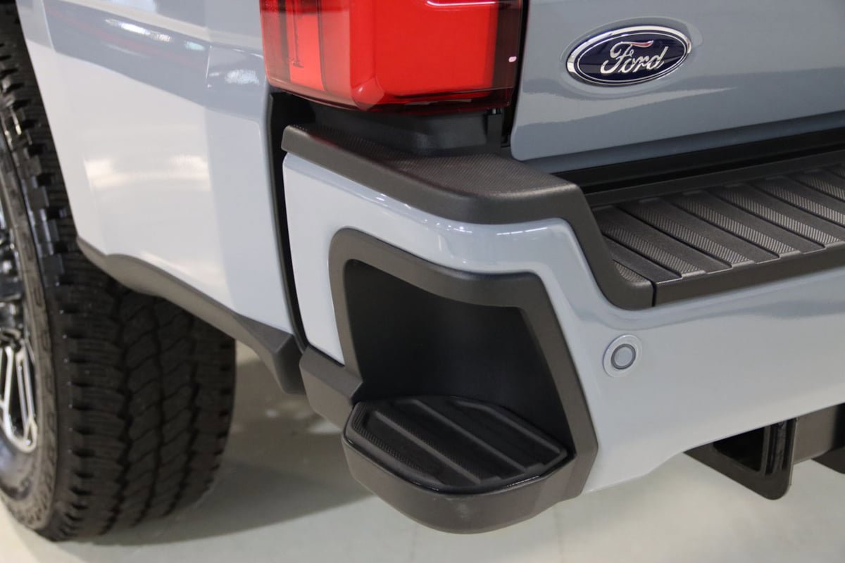 Used 2026 Ford F250 Platinum w/ Platinum Plus Package image 13