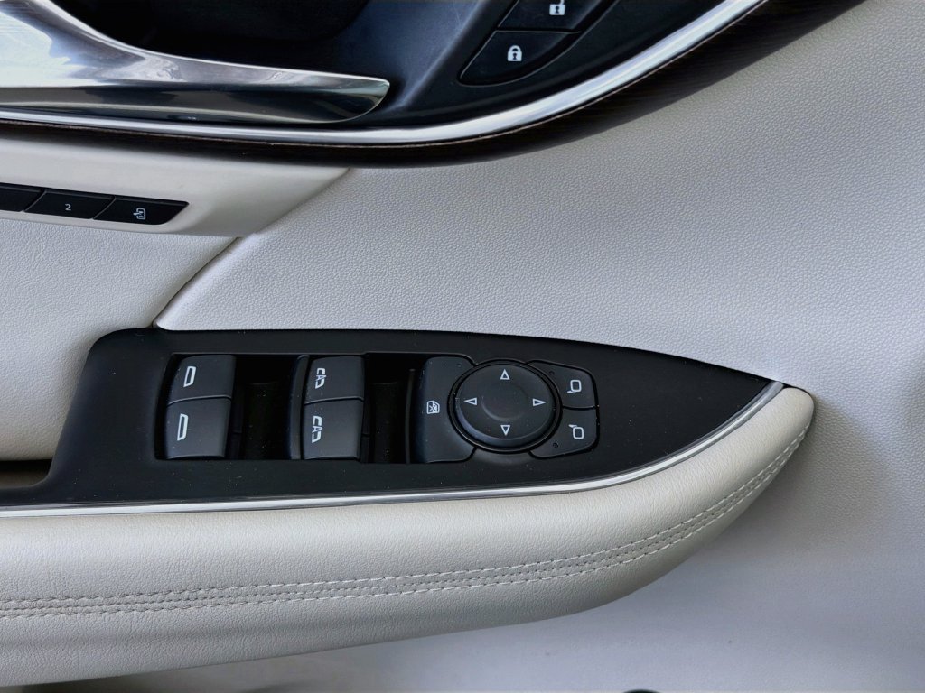 Used 2023 Buick Envision Avenir AWD/4WD image 19
