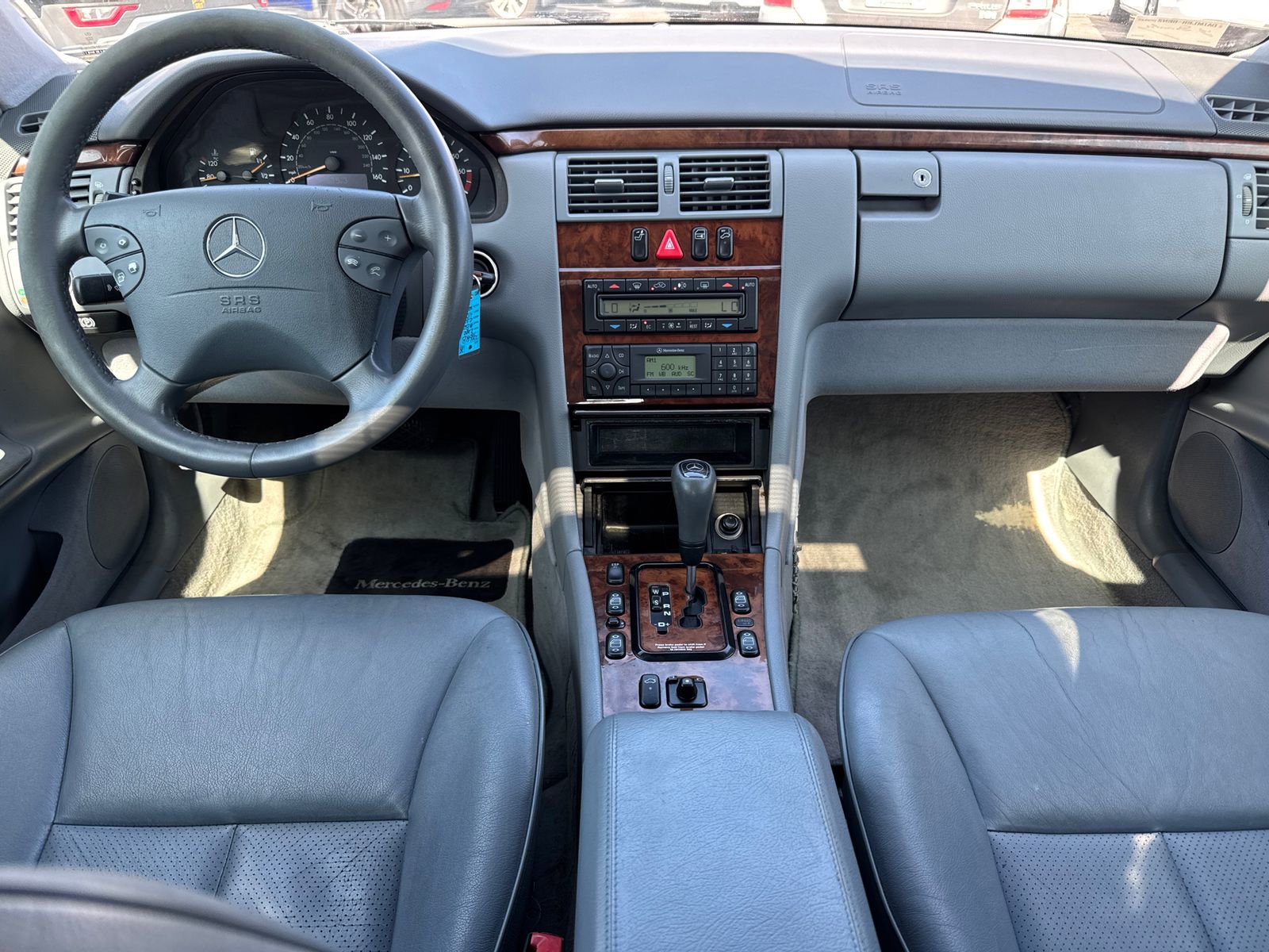 Used 2000 Mercedes-Benz E 320 Sedan image 11