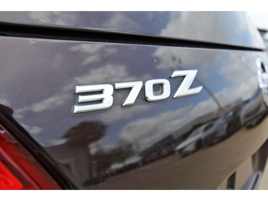 Used 2010 Nissan 370Z Touring image 20