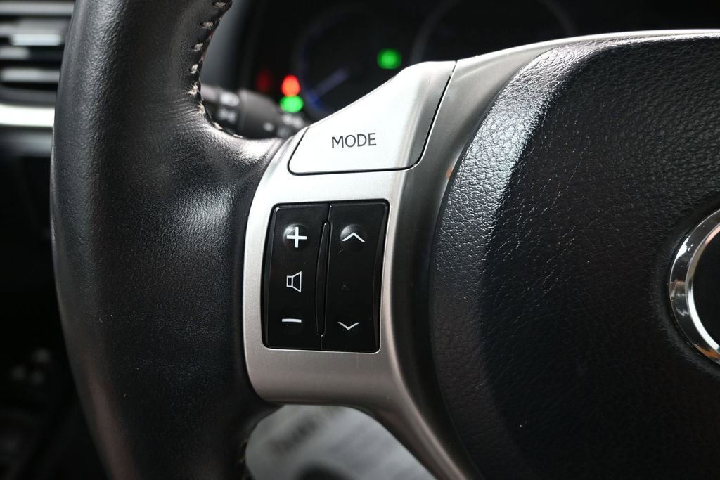 Used 2013 Lexus CT 200h w/ Premium Pkg w/Navigation FWD image 27