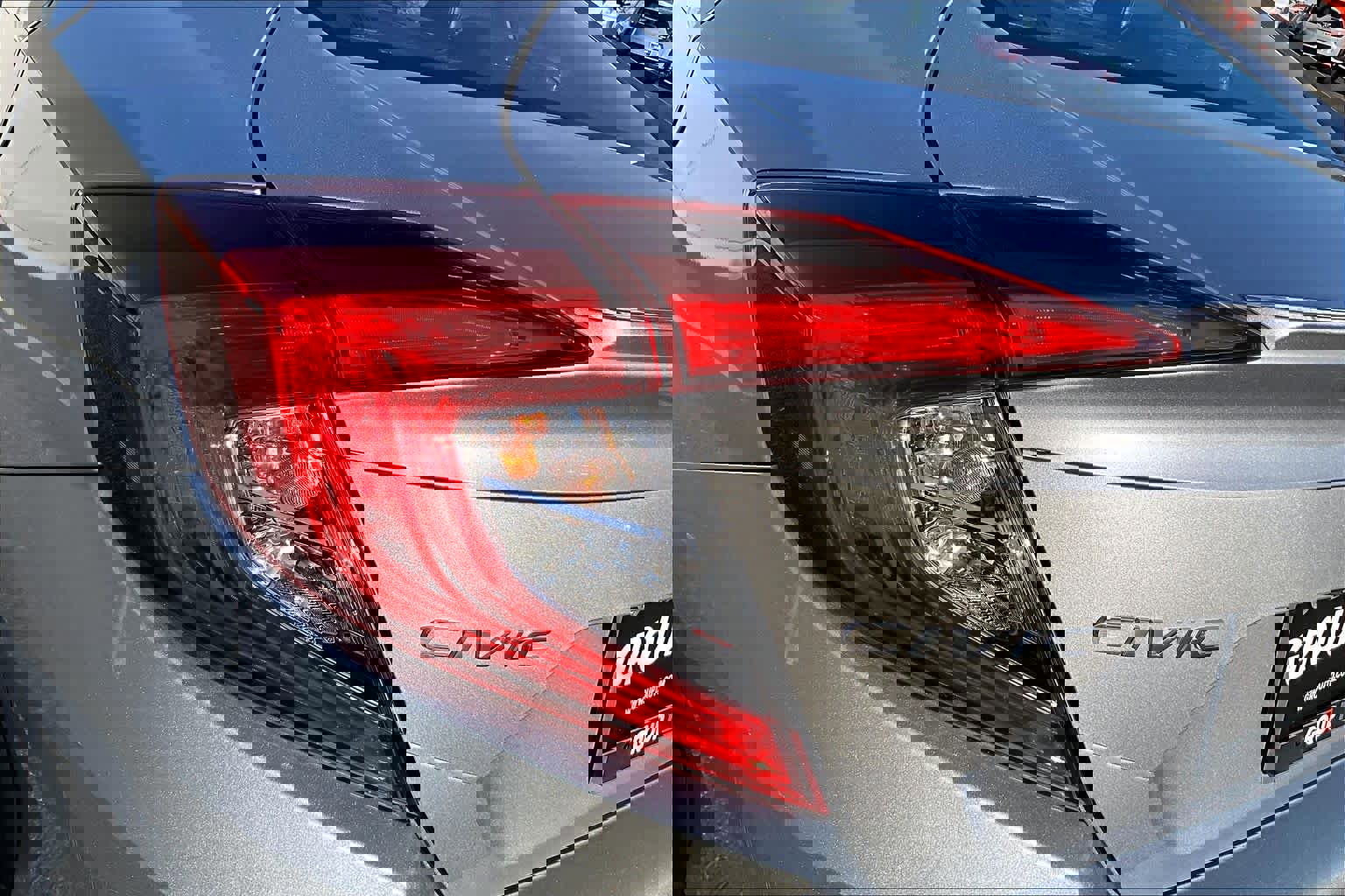 Used 2019 Honda Civic Touring image 28