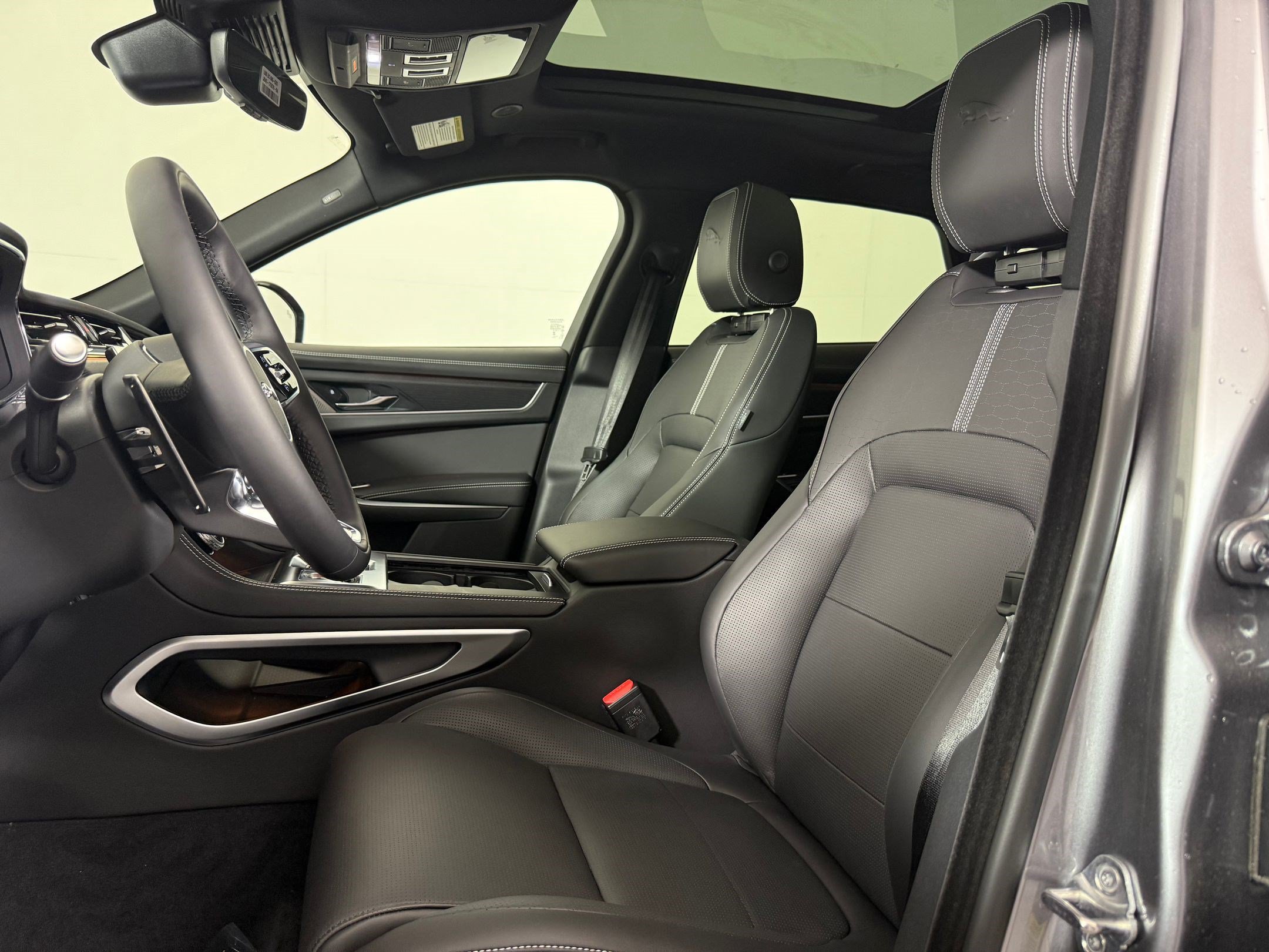 New 2026 Jaguar F-PACE R-Dynamic S AWD/4WD image 5