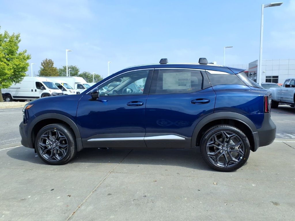 New 2027 Nissan Kicks SR w/ Cold Weather Package FWD image 5