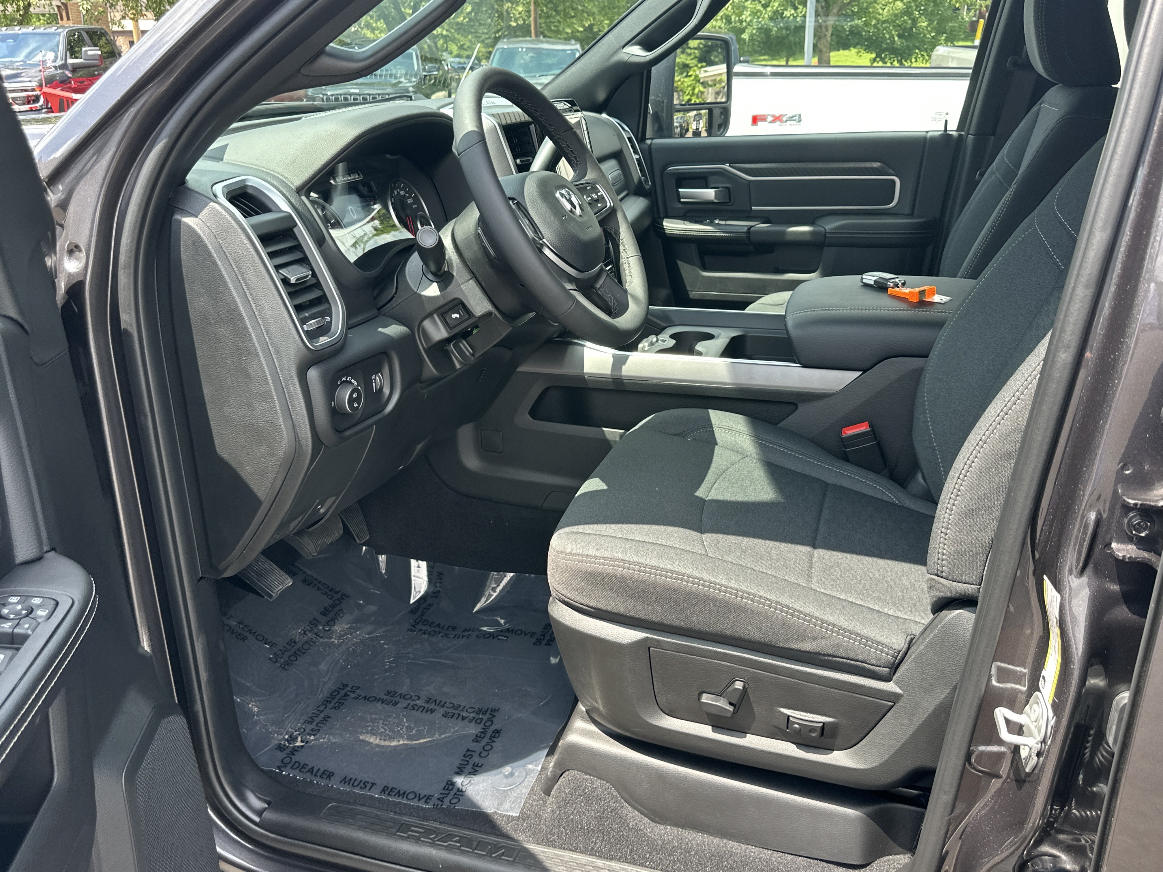 New 2026 RAM 3500 Big Horn AWD/4WD image 26