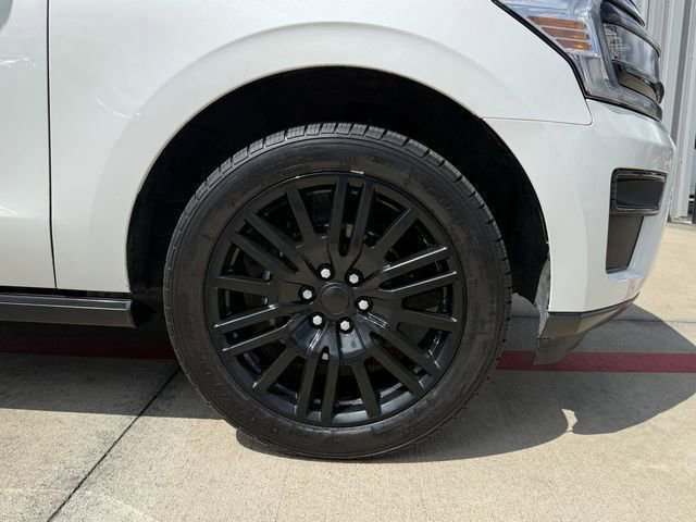 Used 2022 Ford Expedition Limited image 9