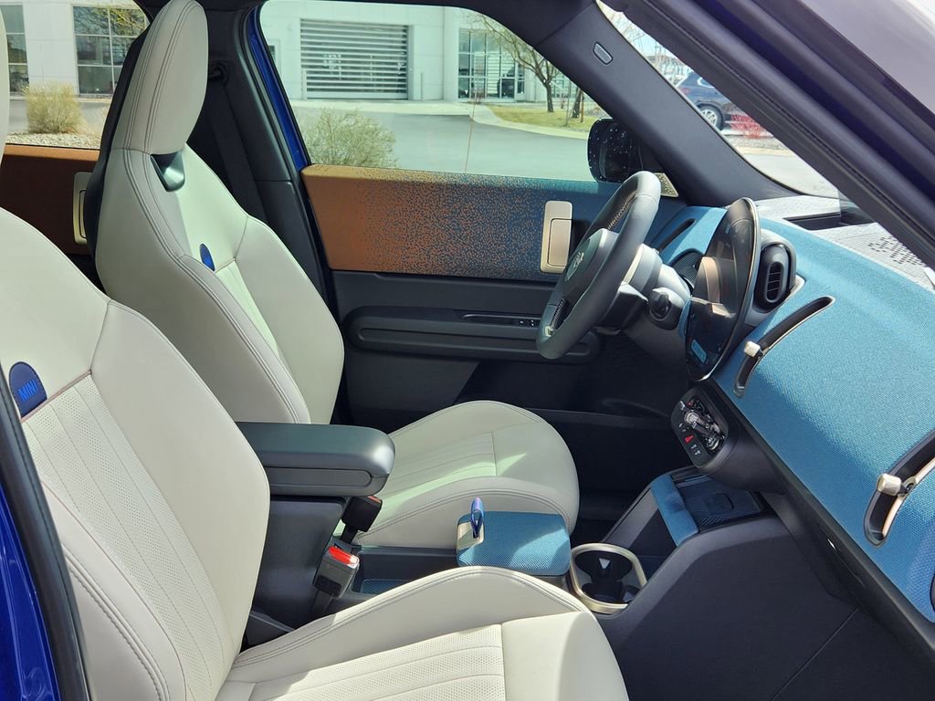 Used 2025 MINI Cooper Countryman S w/ Comfort Package Max image 17