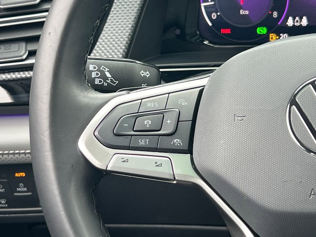 Certified 2024 Volkswagen Atlas Cross Sport SEL R-Line image 32