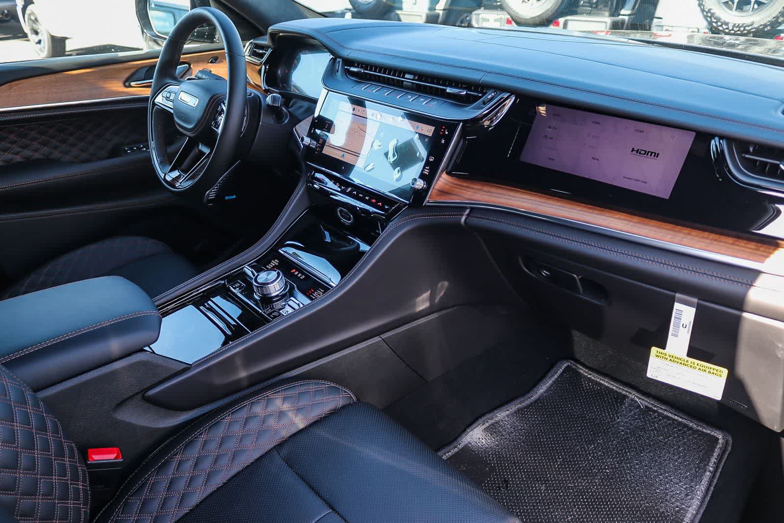 New 2026 Jeep Grand Cherokee Summit AWD/4WD image 18