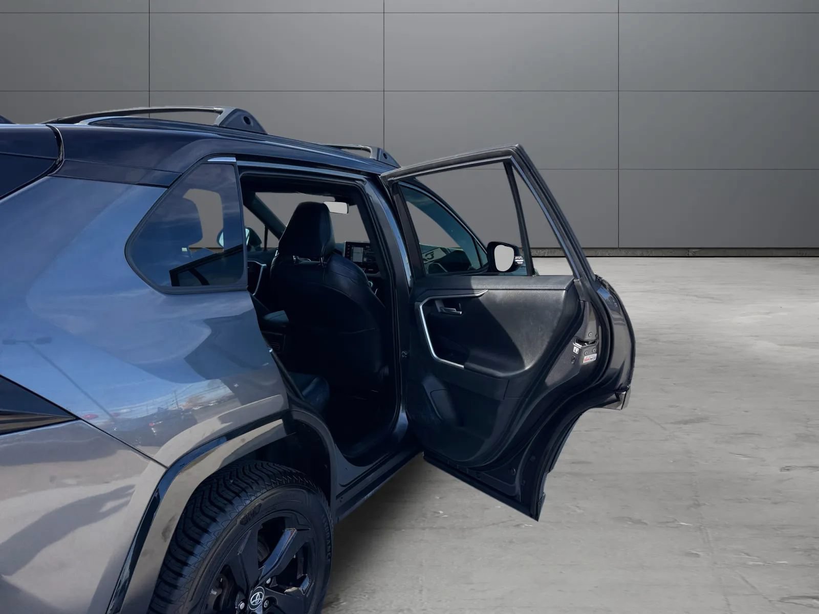 Used 2019 Toyota RAV4 XSE w/ Carpet Mat Package AWD/4WD image 20