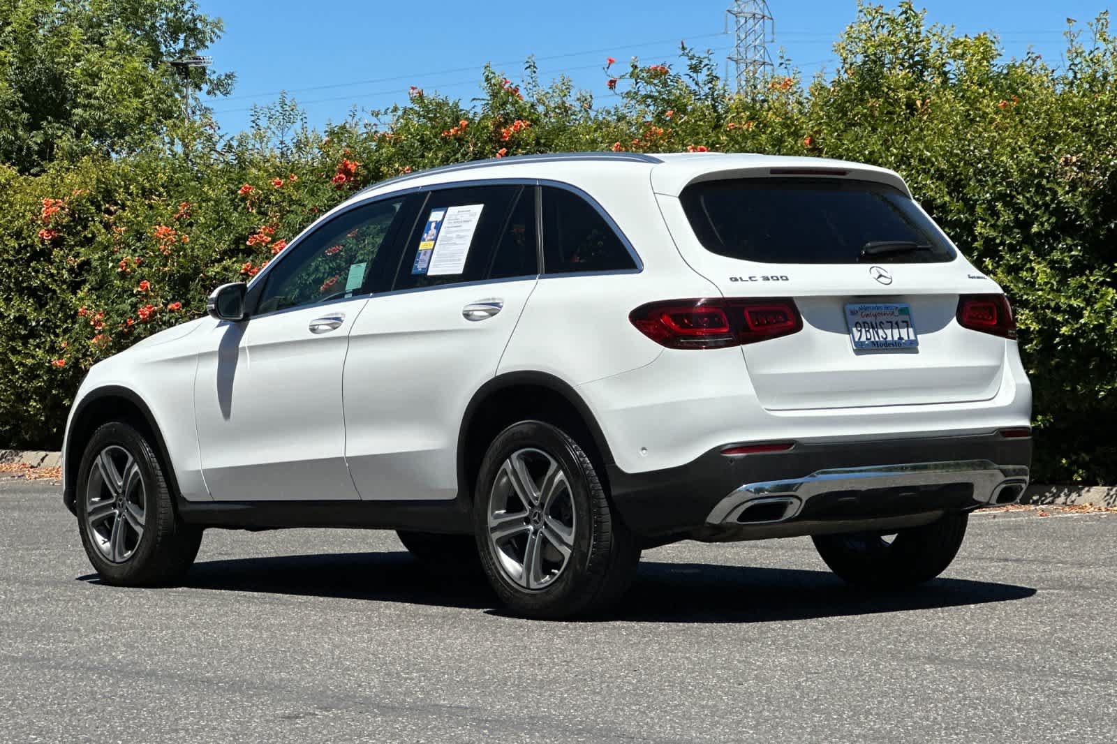 Used 2022 Mercedes-Benz GLC 300 4MATIC image 5