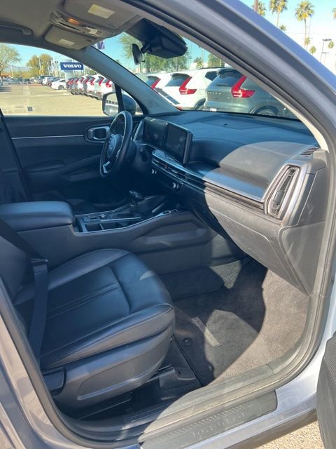Used 2024 Kia Sorento S image 32