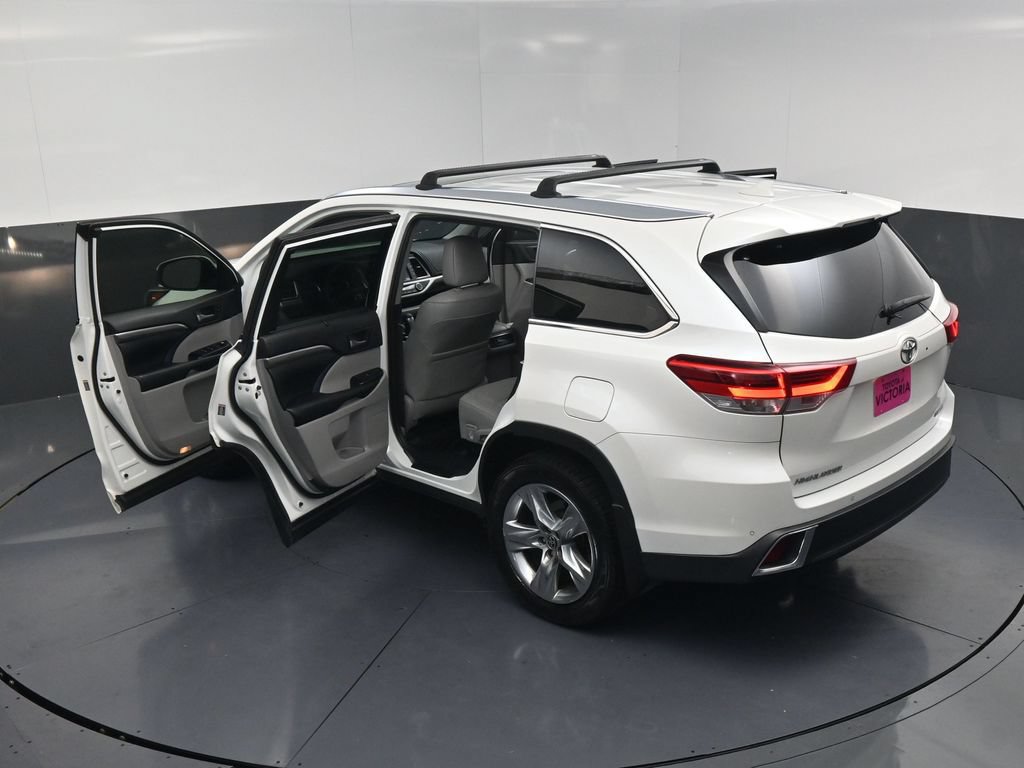 Used 2019 Toyota Highlander Limited FWD image 21