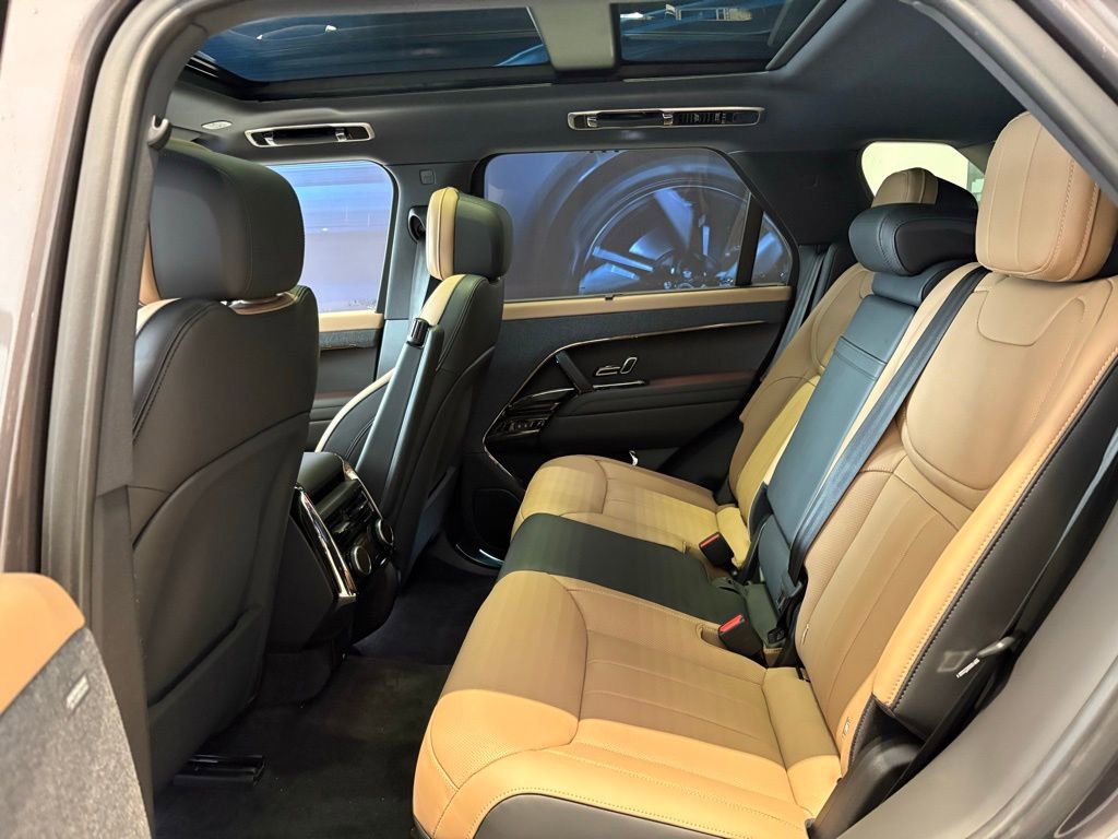 New 2025 Land Rover Range Rover Sport Dynamic SE AWD/4WD image 12