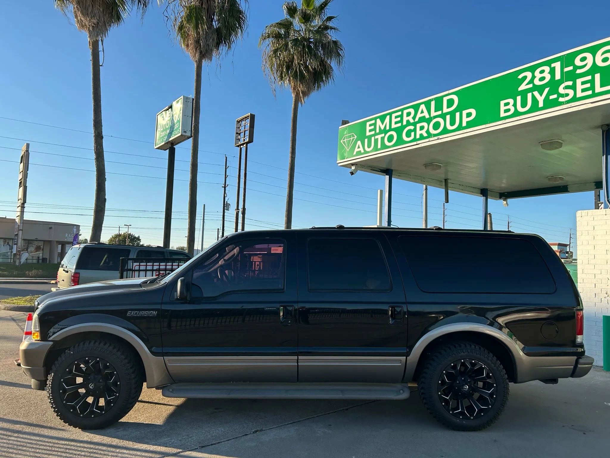 Used 2003 Ford Excursion Eddie Bauer image 3