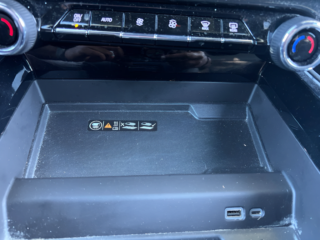 Used 2025 Chevrolet Tahoe Premier RWD image 31