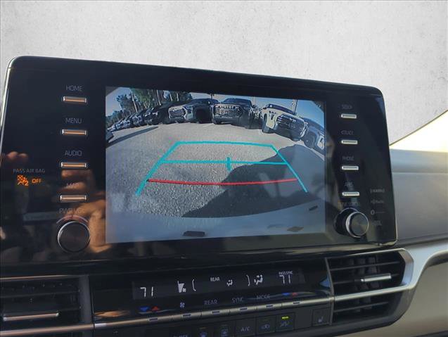 Used 2023 Toyota Sienna XLE w/ XLE Plus Package FWD image 19