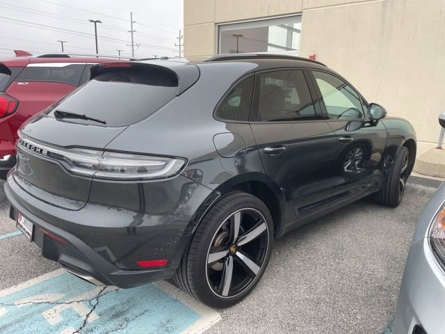 Used 2024 Porsche Macan image 2