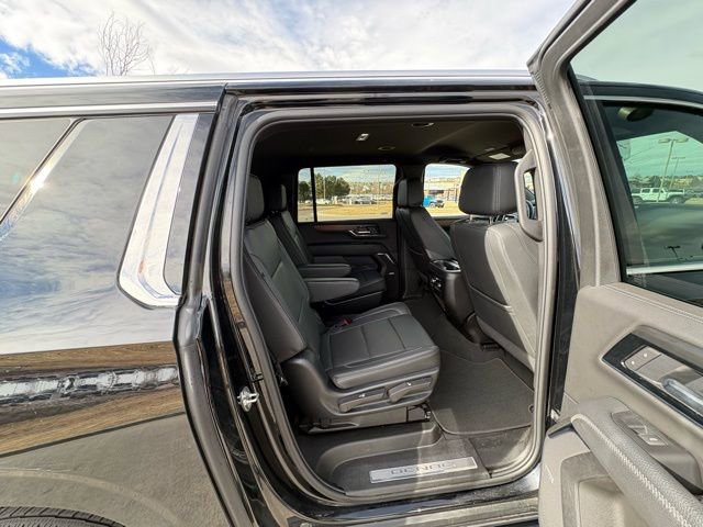 Used 2025 GMC Yukon XL Denali image 30