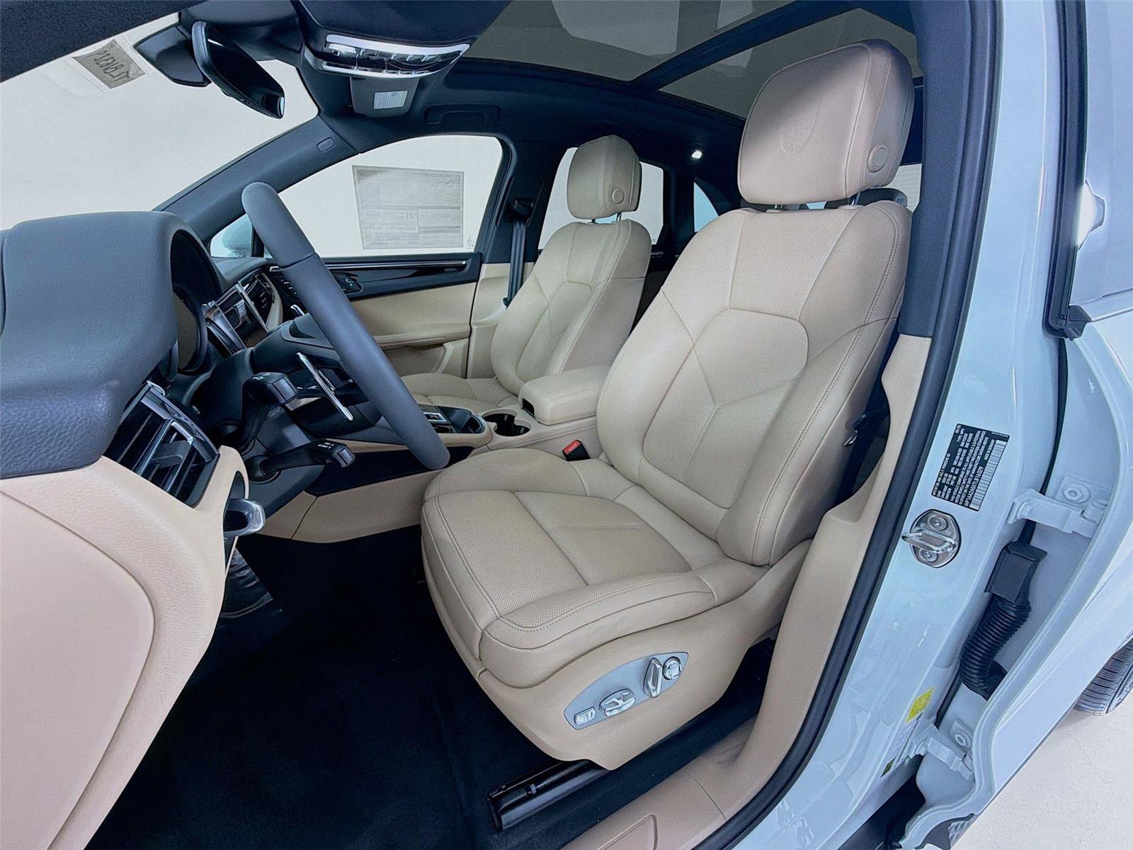 New 2026 Porsche Macan Turbo AWD/4WD image 5