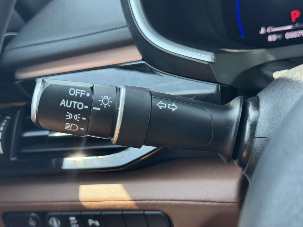 Certified 2024 Acura MDX SH-AWD w/ Technology Package image 23