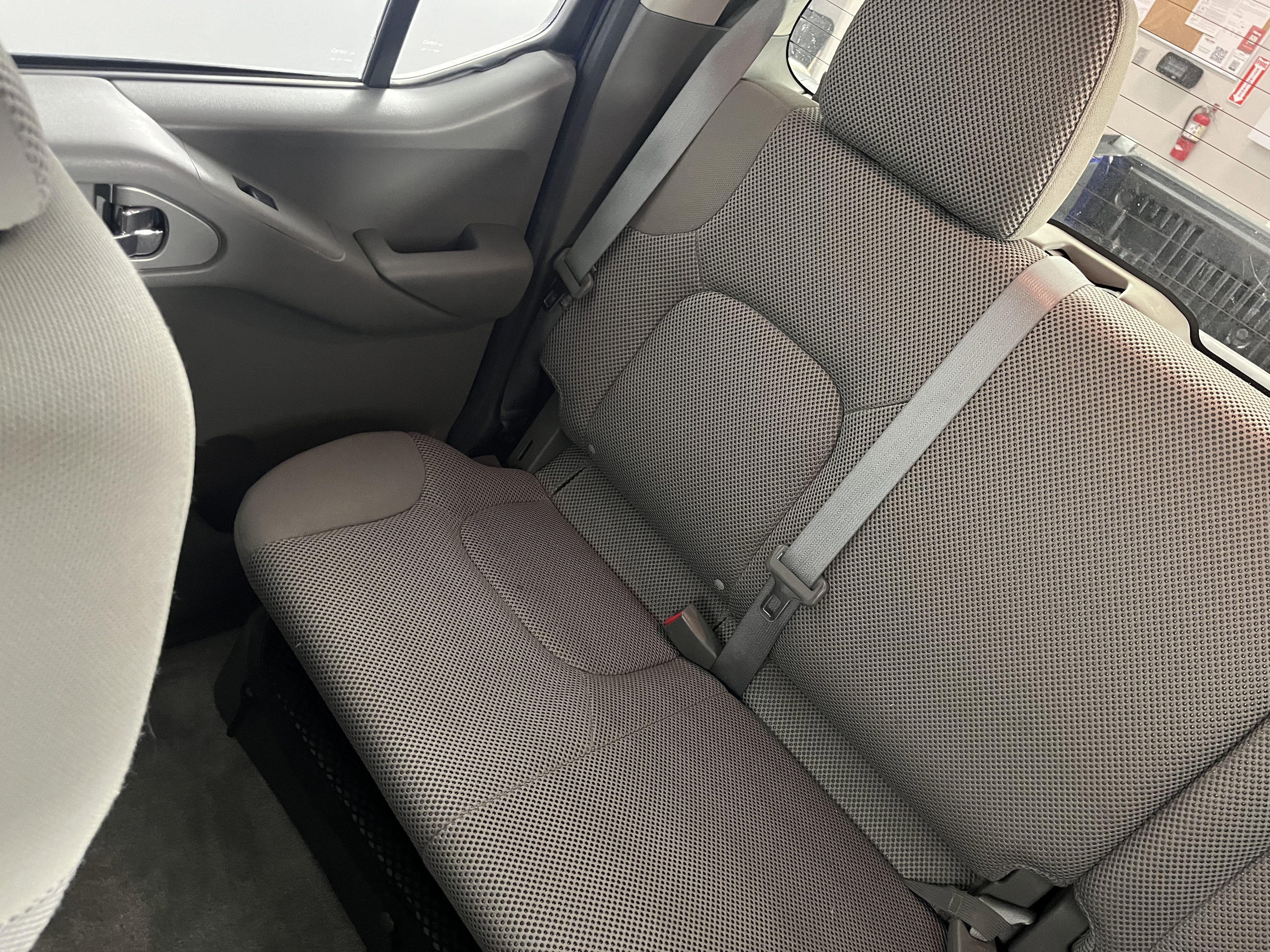 Used 2012 Nissan Frontier SV image 21