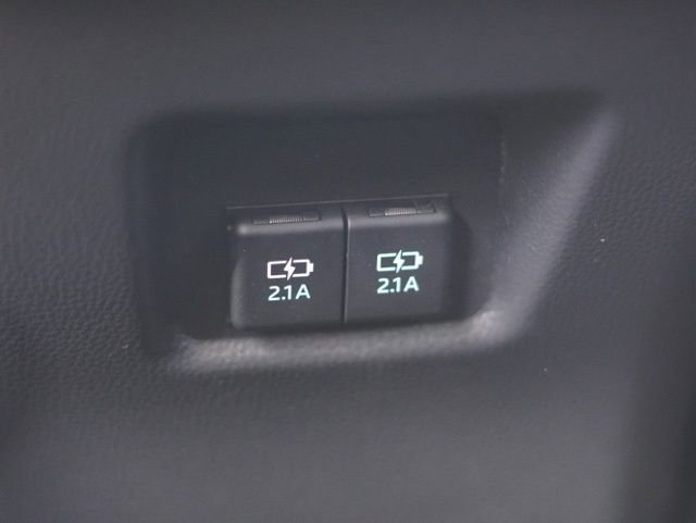 Used 2019 Toyota RAV4 XLE w/ Convenience Package FWD image 36