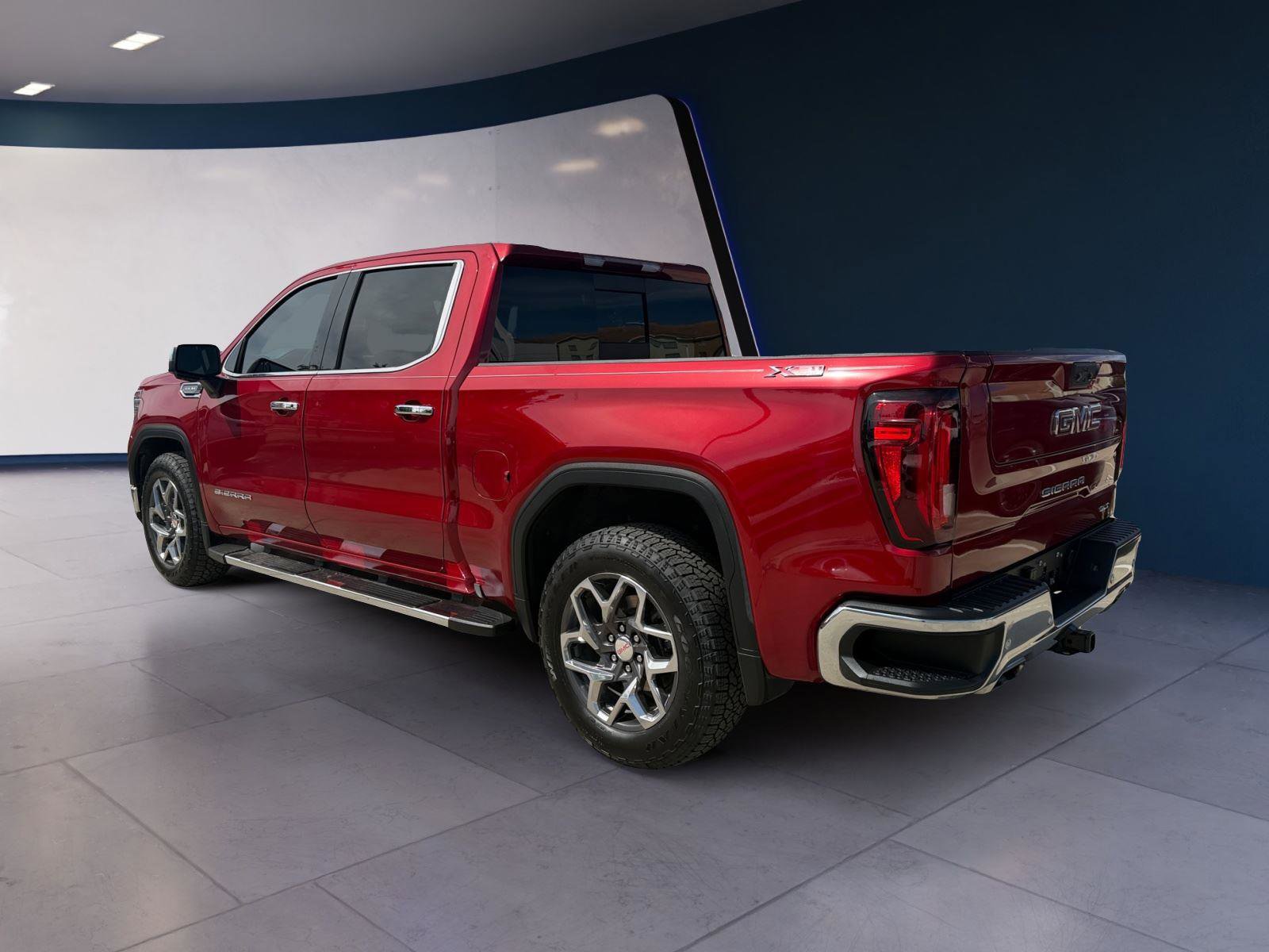 Used 2023 GMC Sierra 1500 SLT w/ SLT Premium Plus Package AWD/4WD image 3