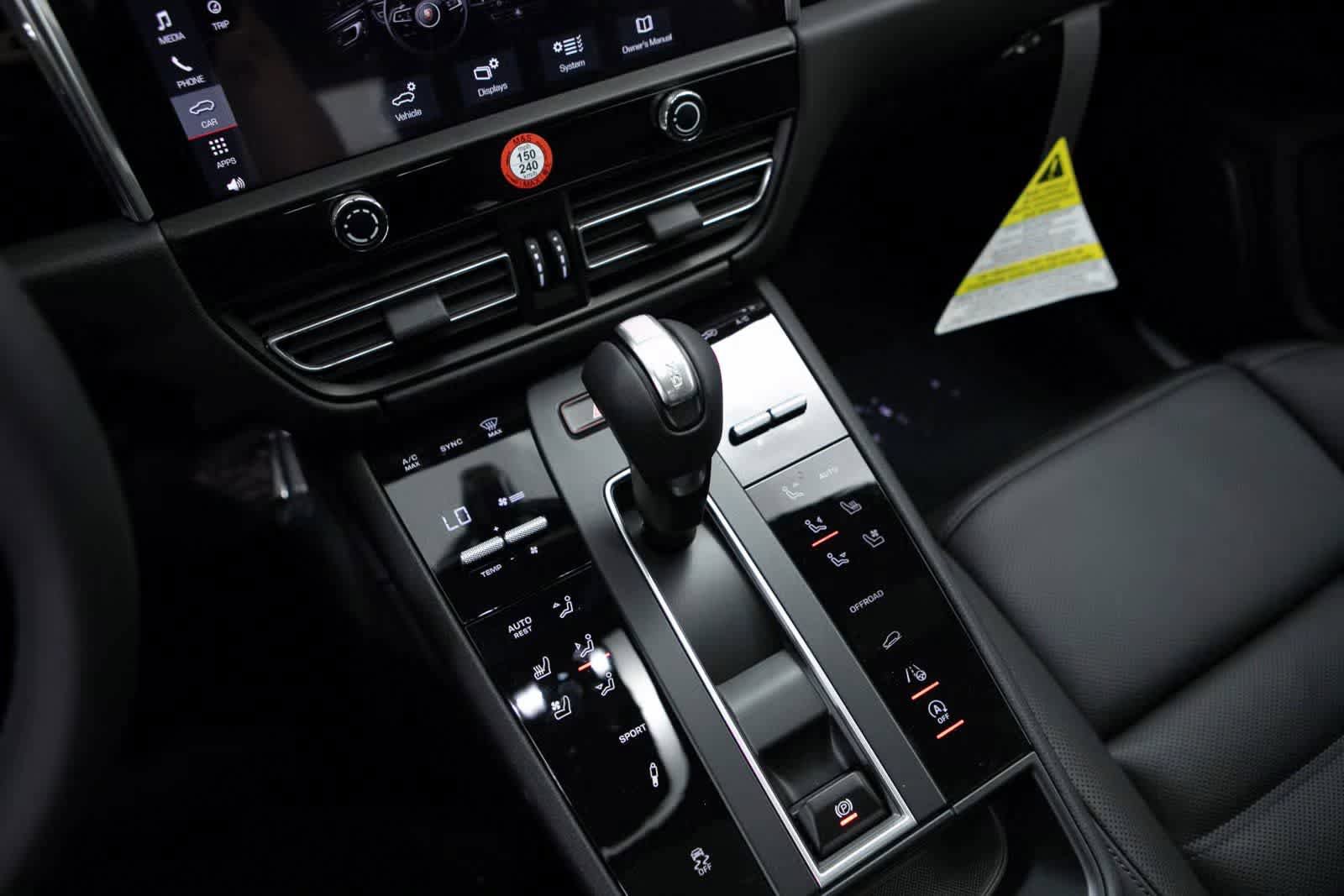 Certified 2025 Porsche Macan S image 16