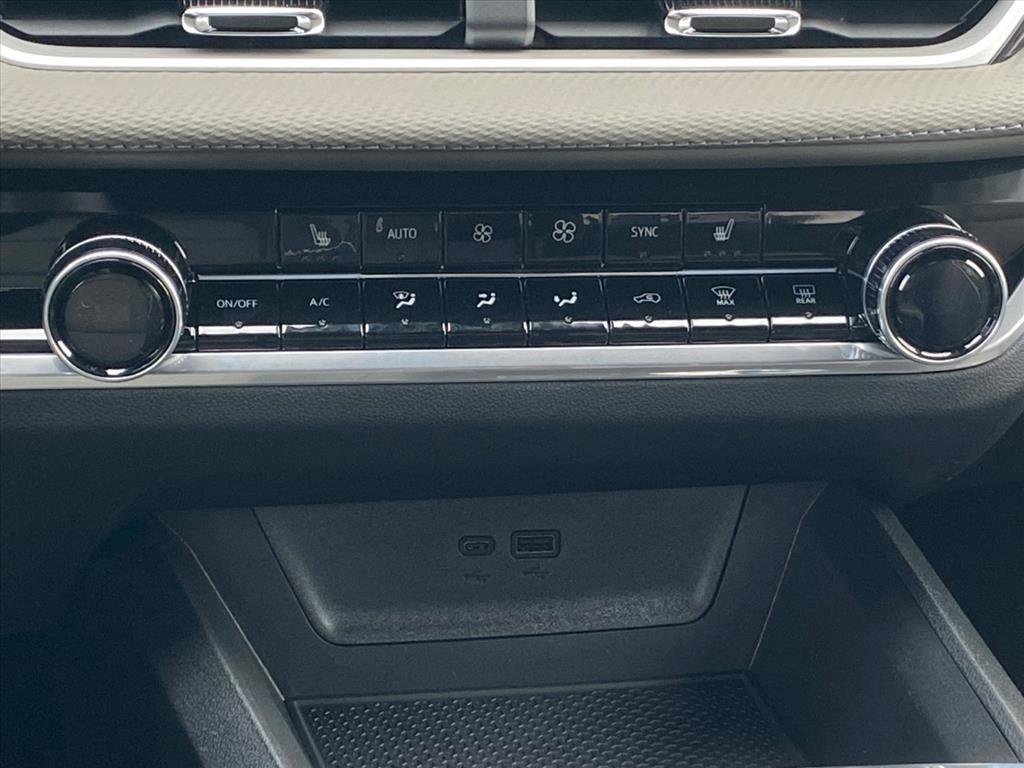 New 2026 Chevrolet Equinox LT w/ Convenience Package II image 11