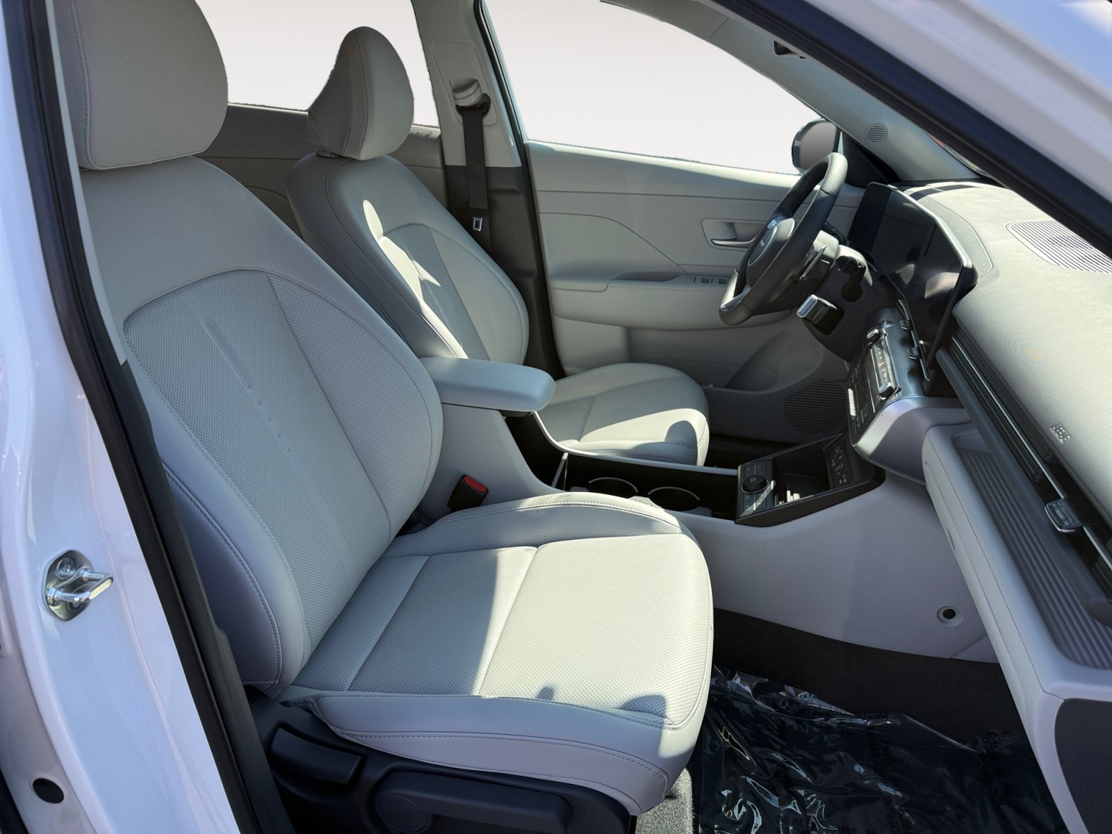 Certified 2025 Hyundai Kona Limited FWD image 19