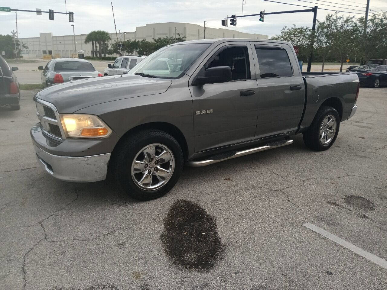 Used 2009 Dodge Ram 1500 Truck SLT RWD image 2