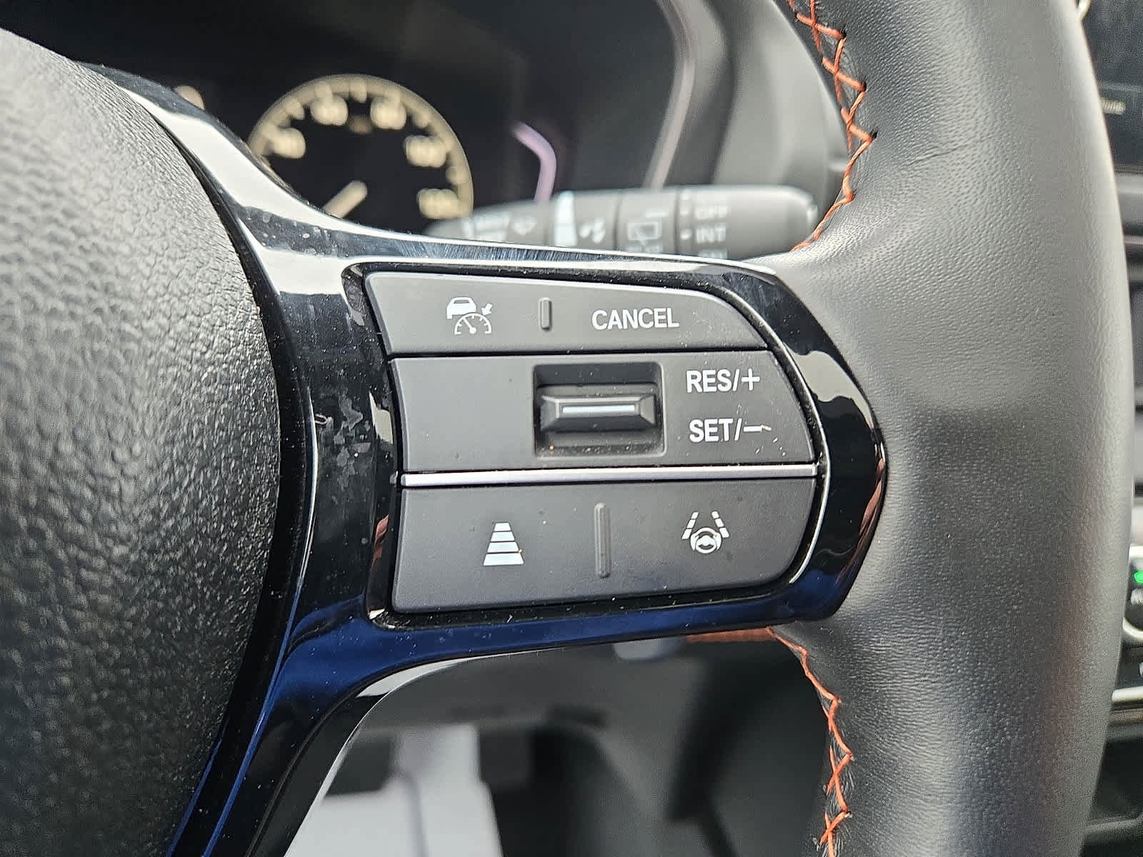 Used 2025 Honda Pilot TrailSport image 23