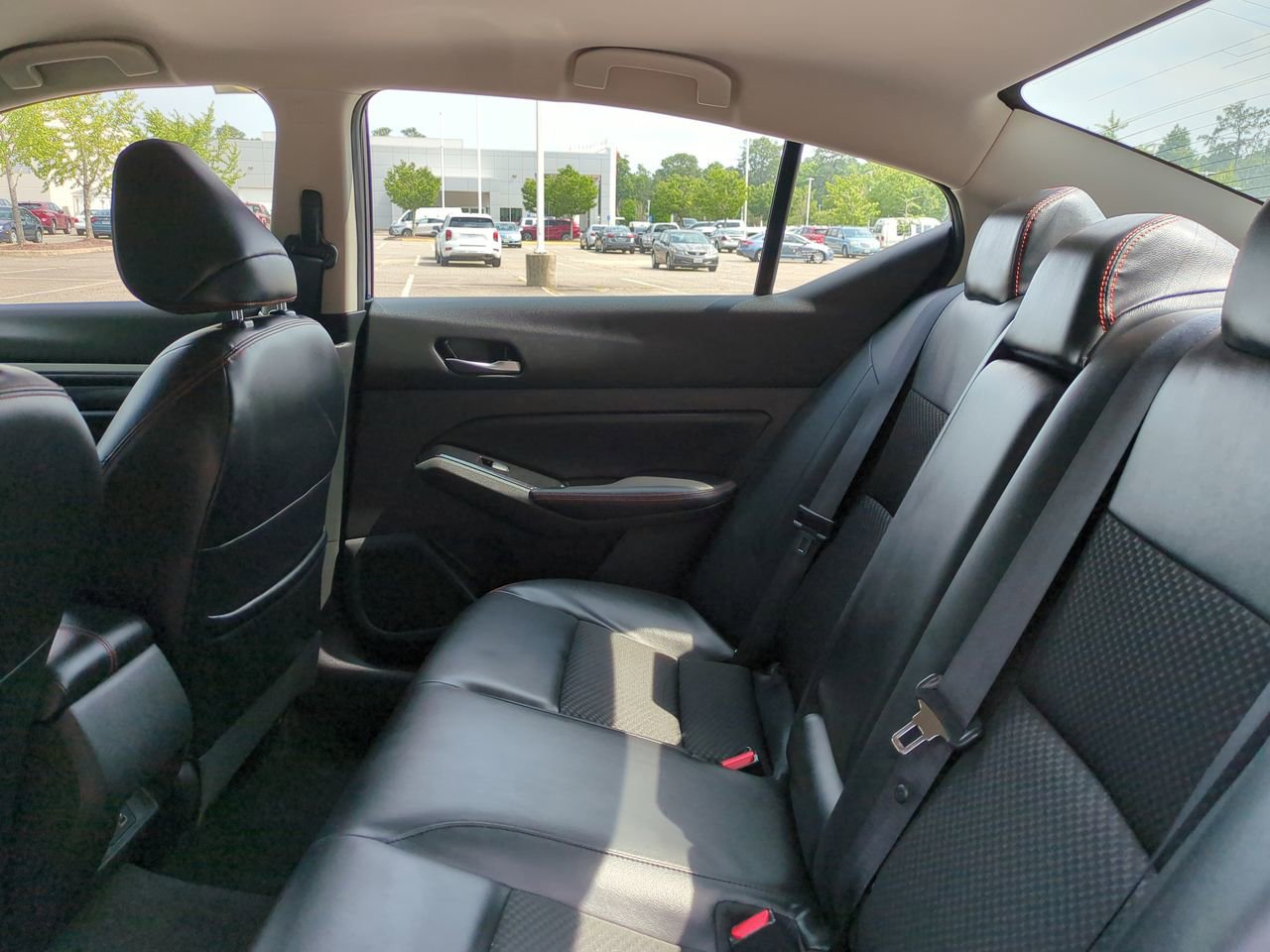 Used 2024 Nissan Altima 2.5 SR FWD image 13