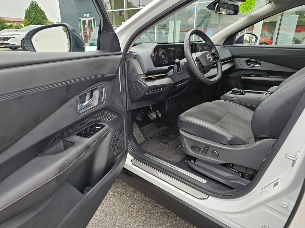 Used 2024 Nissan Ariya AWD image 21