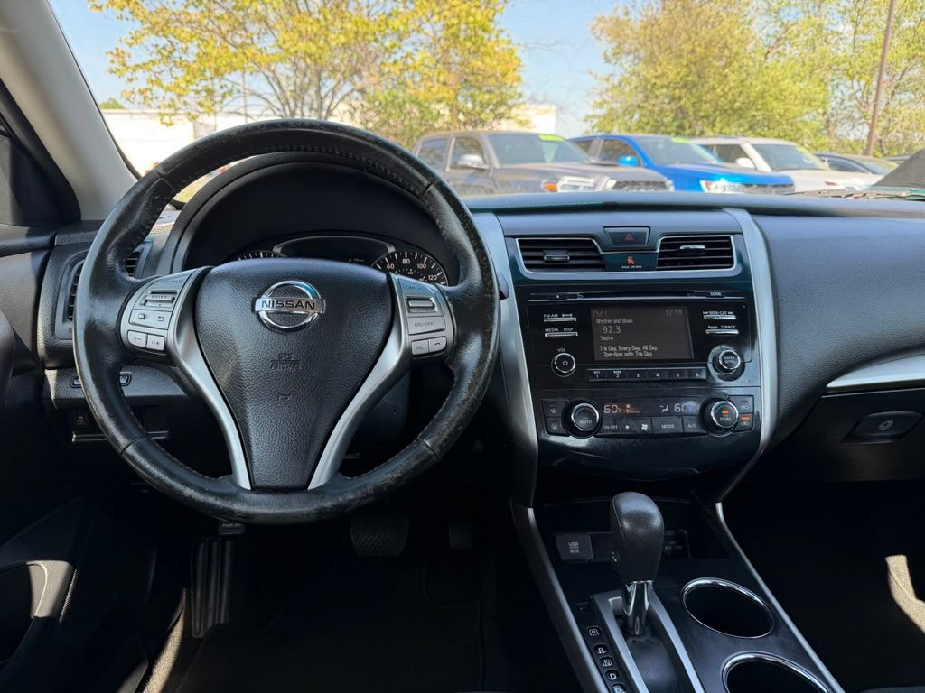Used 2015 Nissan Altima 2.5 SV FWD image 16