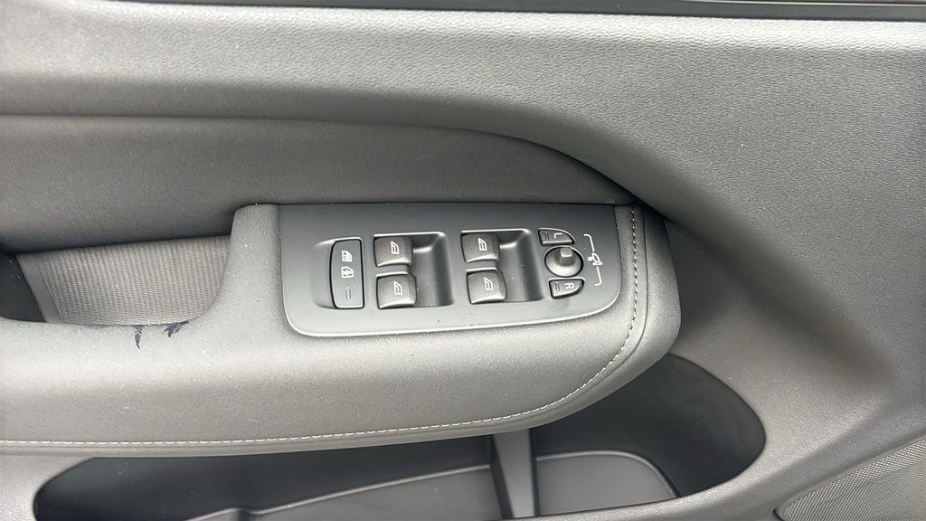 New 2026 Volvo XC60 B5 Plus w/ Protection Package Premier image 13