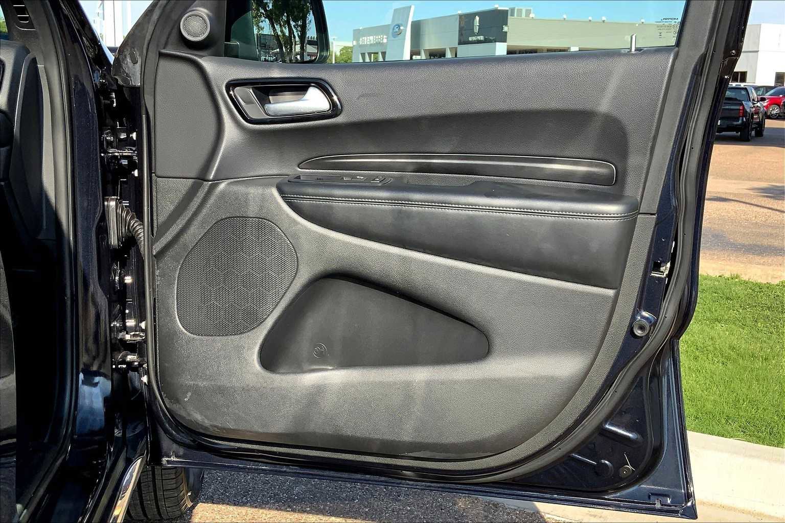 Used 2024 Dodge Durango SXT w/ 3rd Row Seating Group image 41